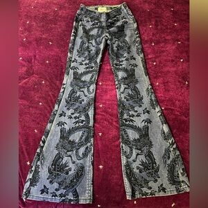 Urban Outfitters BDG Ruched Dipped V Flare Jeans Size 25